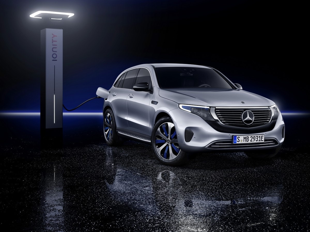 19-2020-mercedes-benz-eqc-oem-1