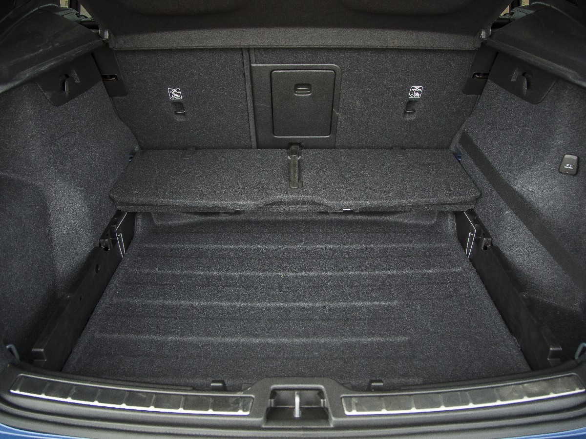 13-2019-volvo-xc40-bb-bnm-1