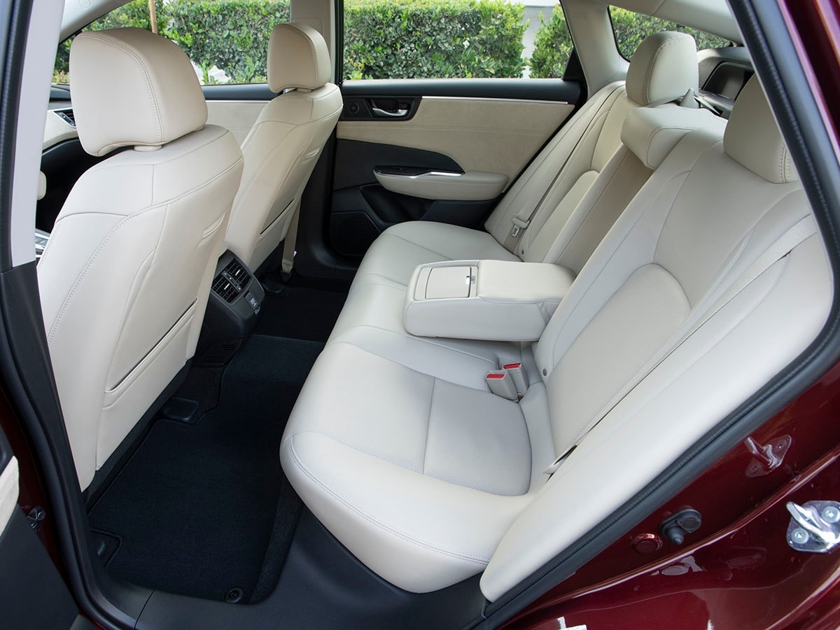 16-2018-honda-clarity-phev-bb-1