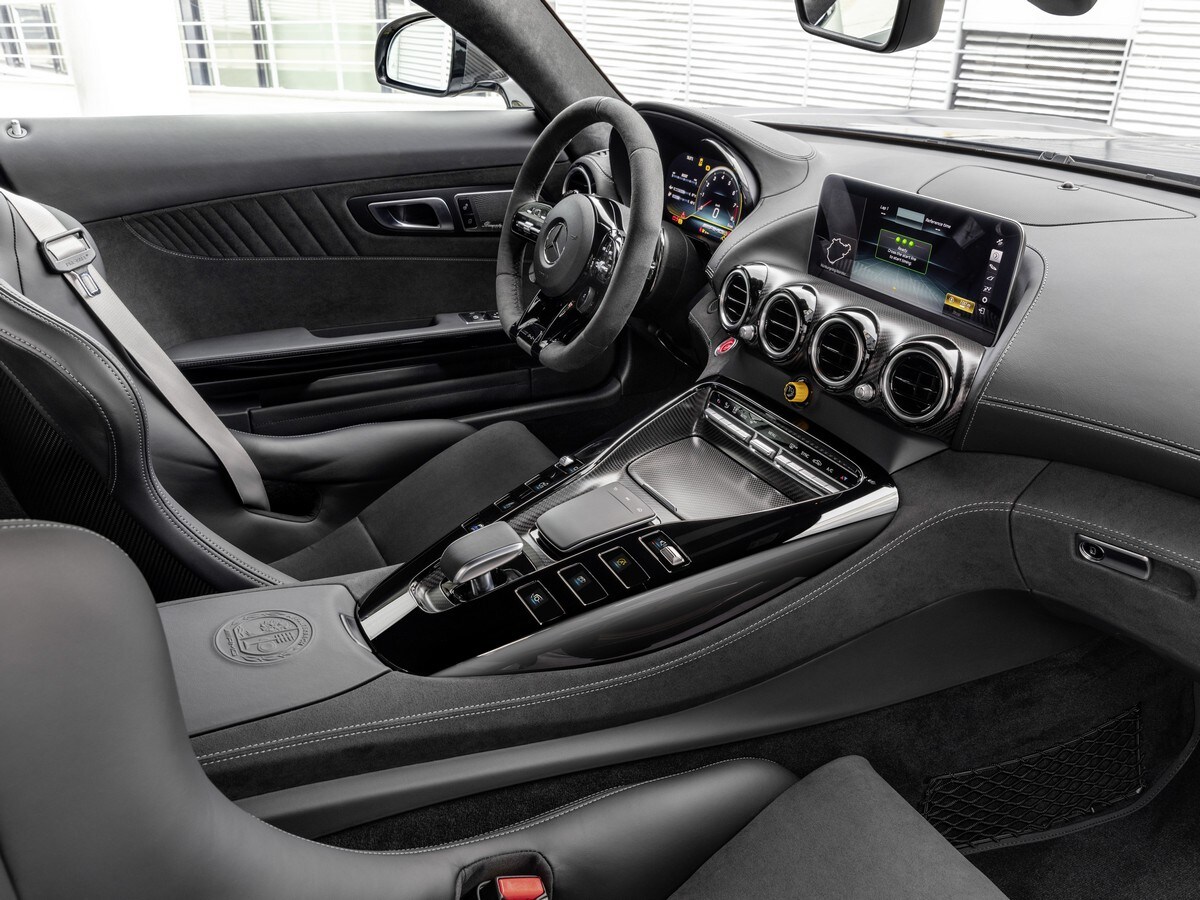 25-2020-mercedes-amg-gt-r-pro-1