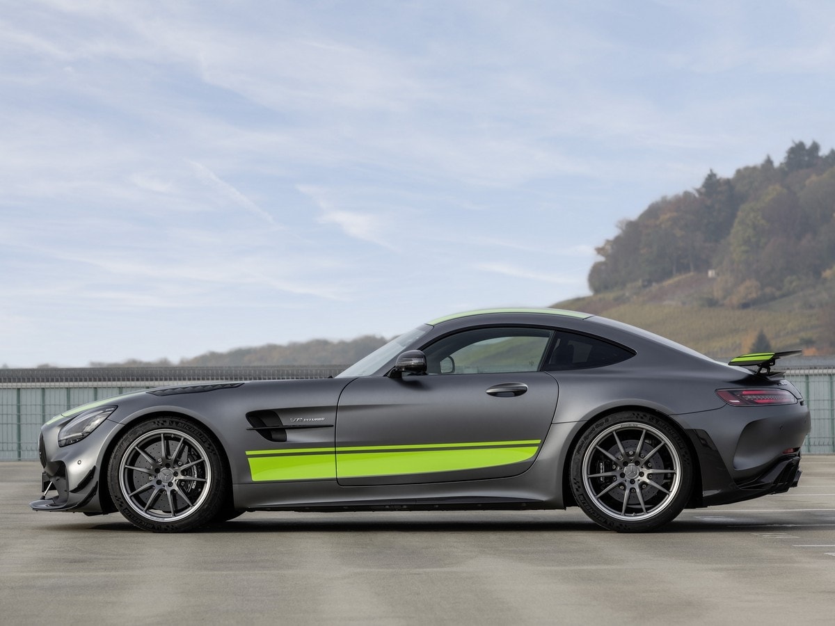 27-2020-mercedes-amg-gt-r-pro-1