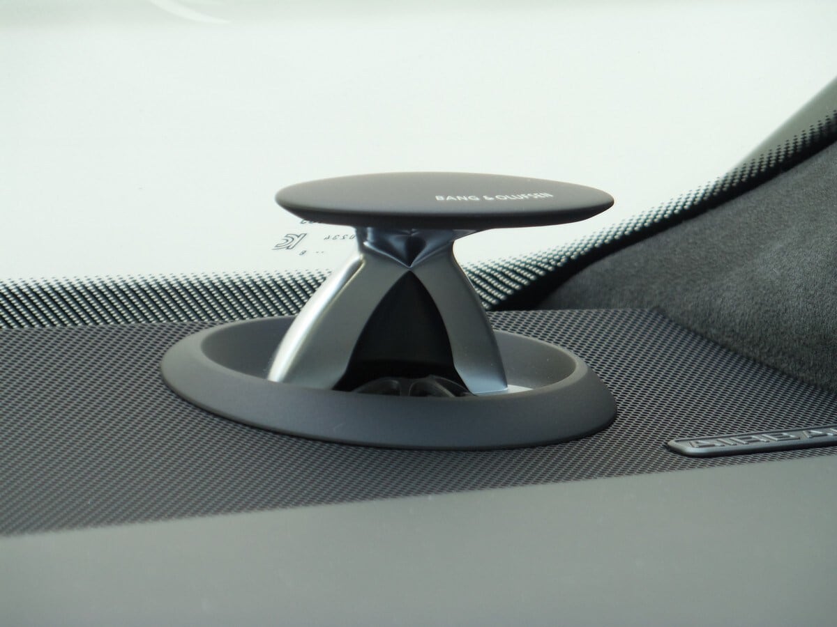 01-2019-Audi-A8-audio-review-2