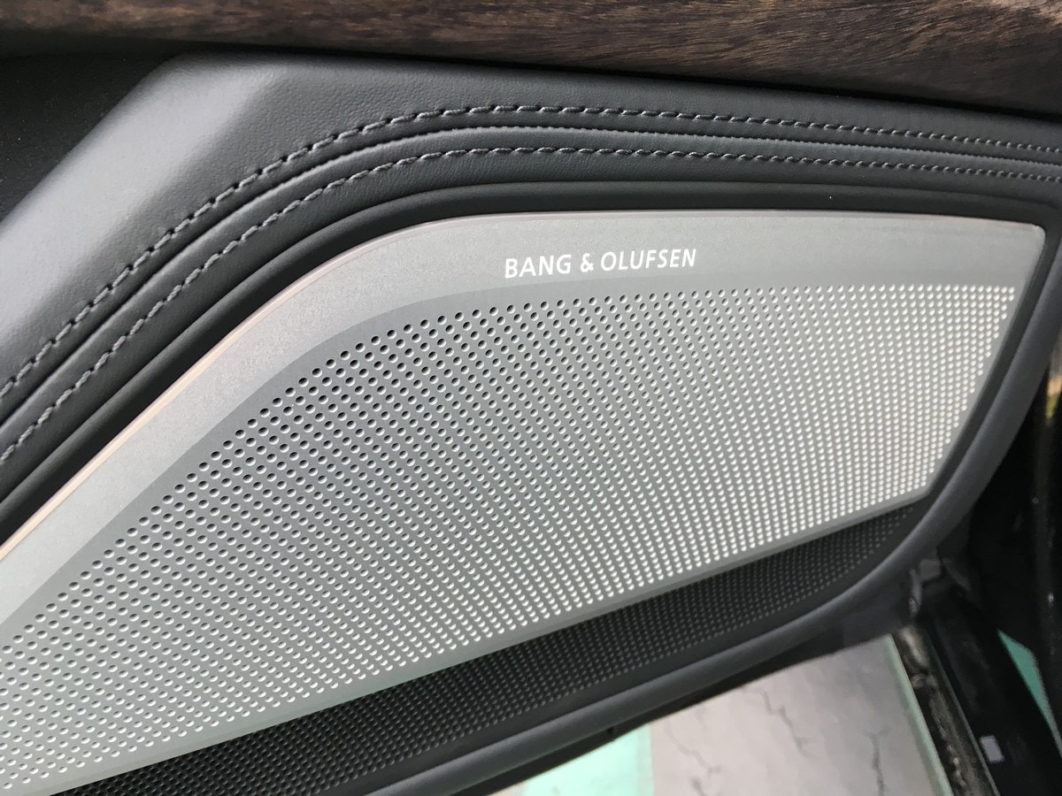 17-2019-Audi-A8-audio-review-2