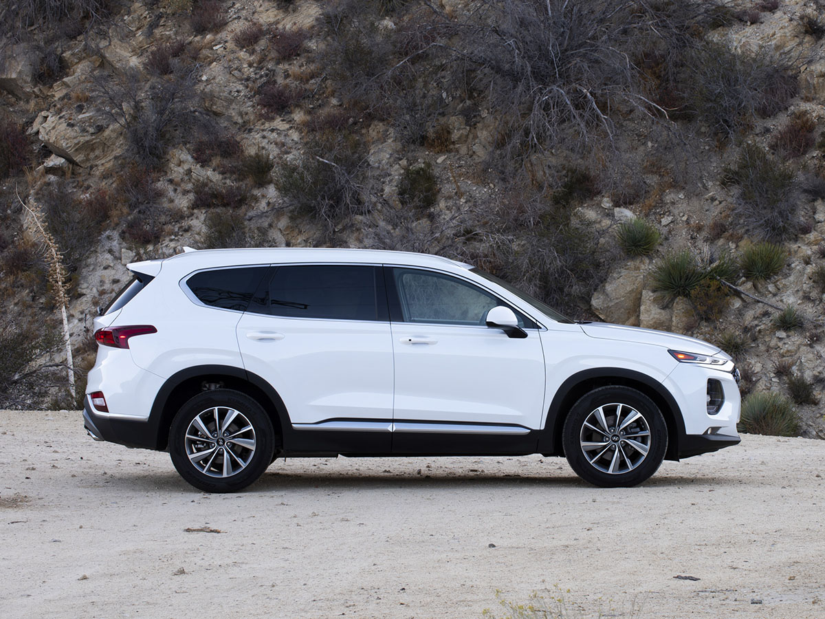 02-2019-hyundai-santa-fe-kbb-1.jpg-1