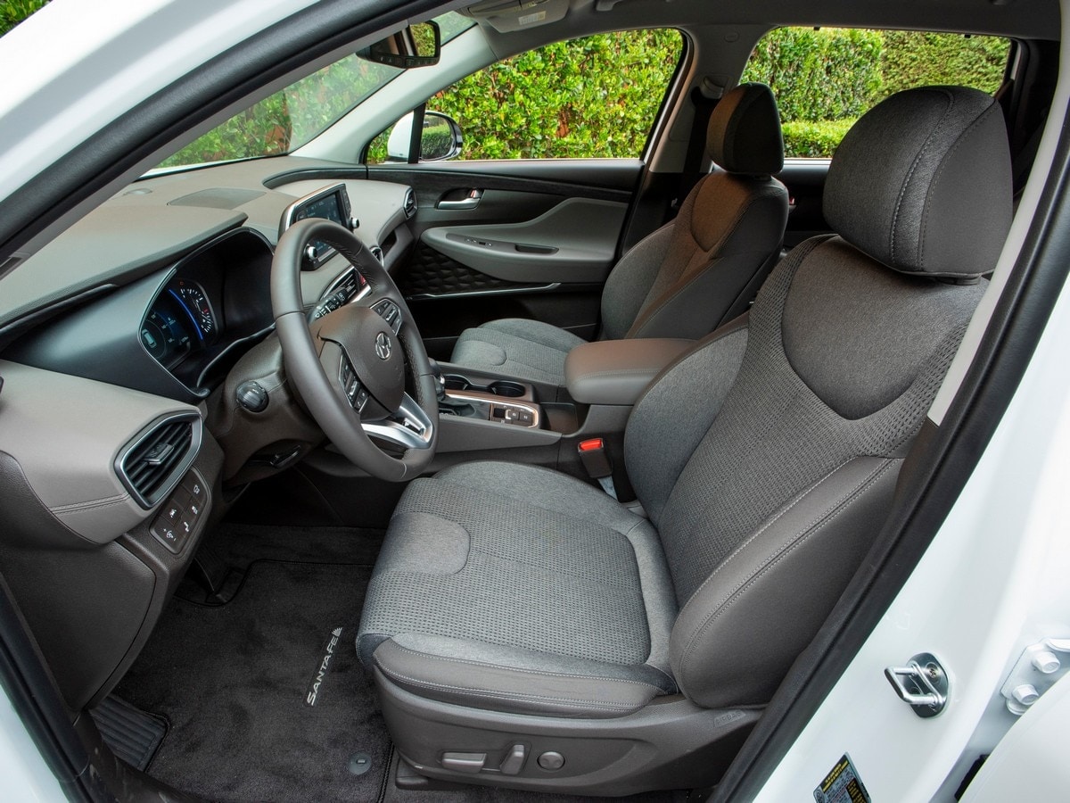 04-2019-hyundai-santa-fe-kbb-1.jpg-1