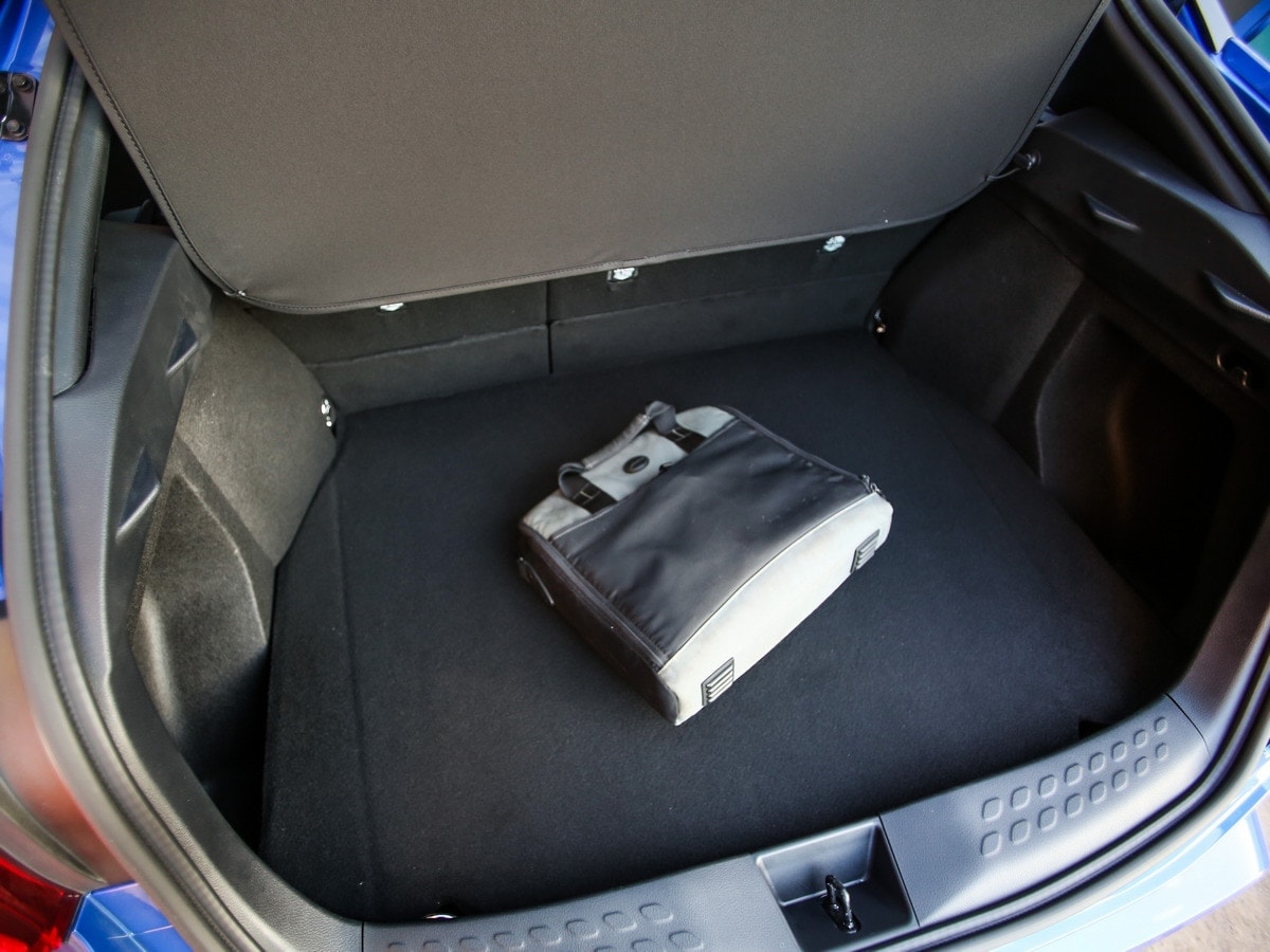 12-2019-toyota-c-hr-oem-2