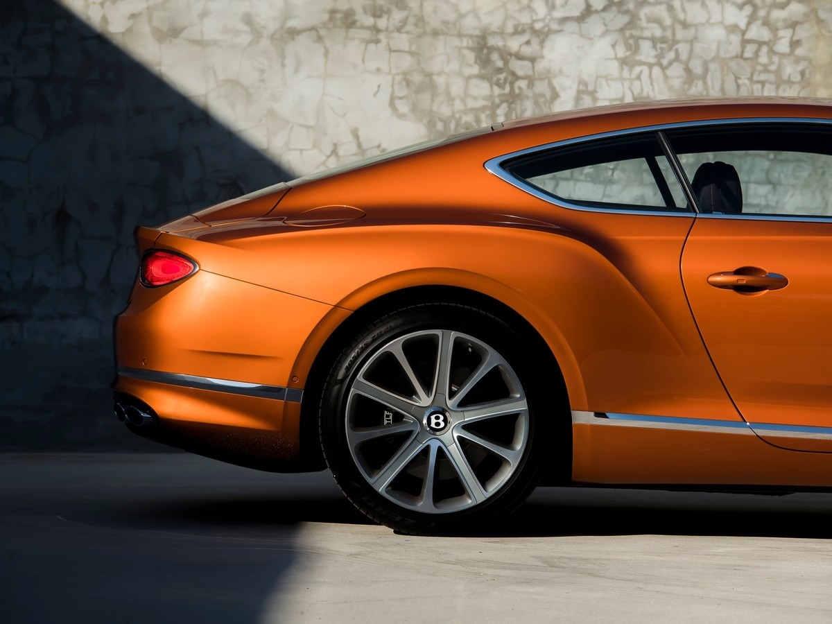 13-2020-bentley-continental-gt-V8-oem-1