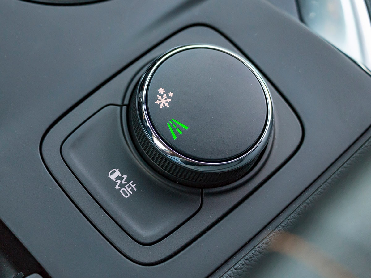 49-2018-Chevrolet-Traverse-Interior-KBB-1