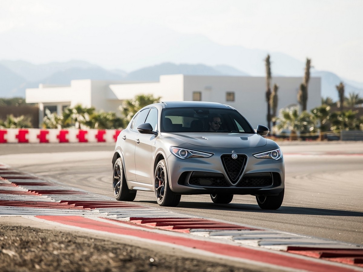 01-2019-alfa-romeo-stelvio-quad-nring-1