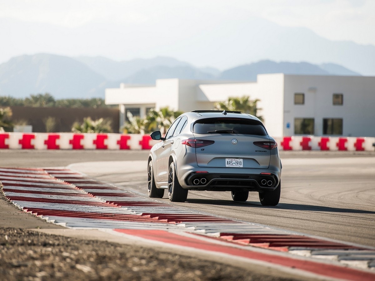 02-2019-alfa-romeo-stelvio-quad-nring-1