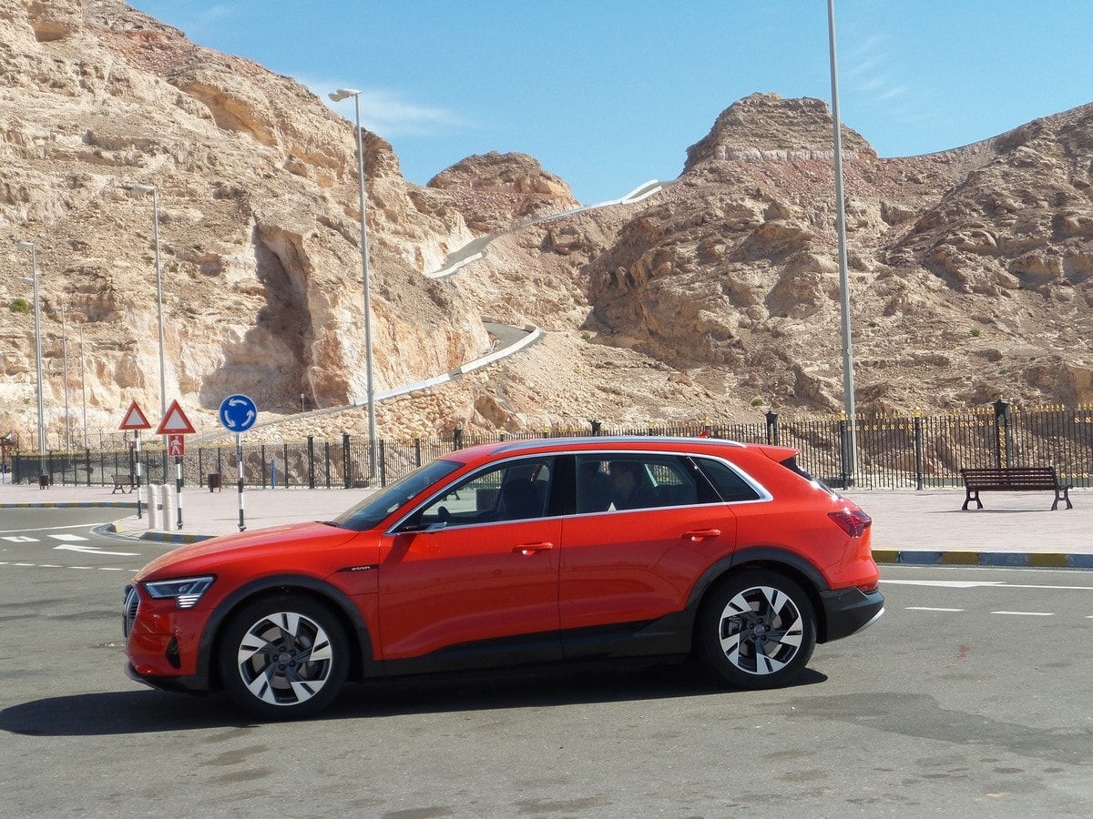 07-2019-audi-e-tron-first-review-1