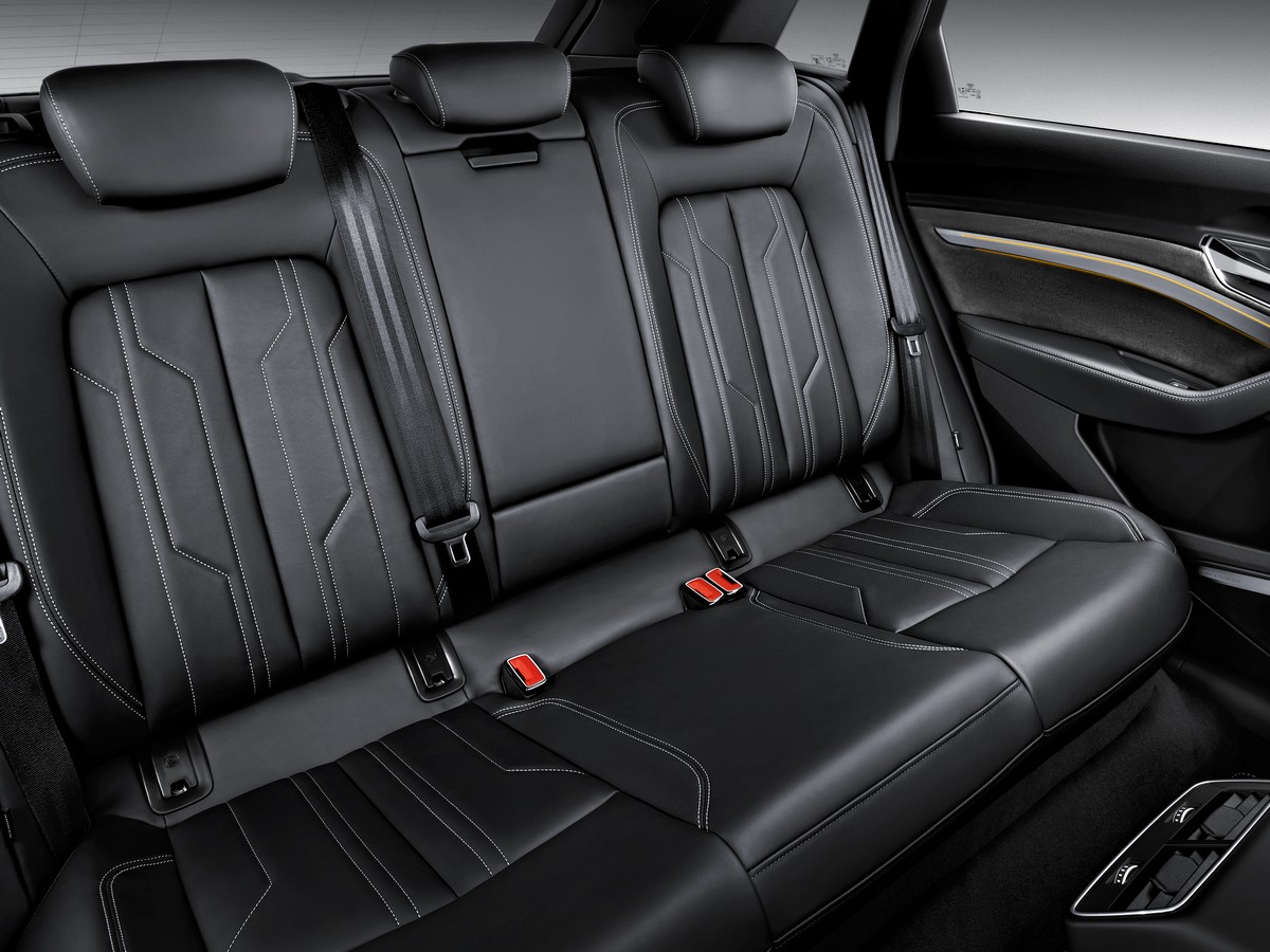 09-2019-audi-e-tron-oem-1