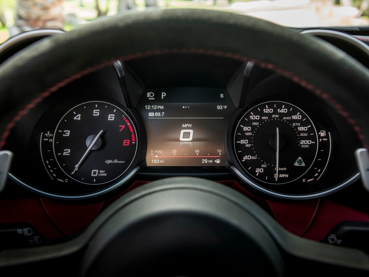 10-2019-alfa-romeo-stelvio-quad-nring-1