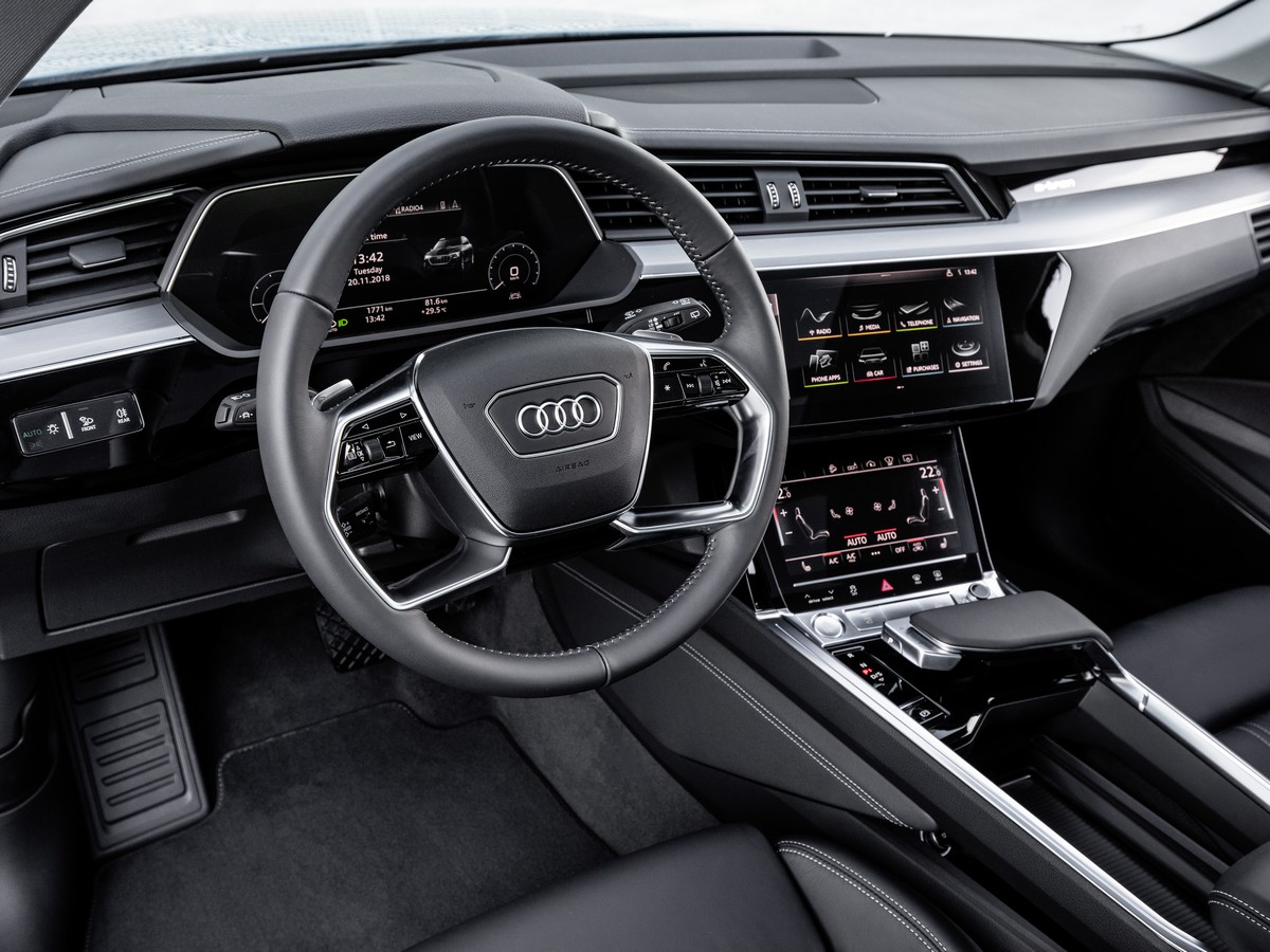 9a-2019-audi-e-tron-first-review-1