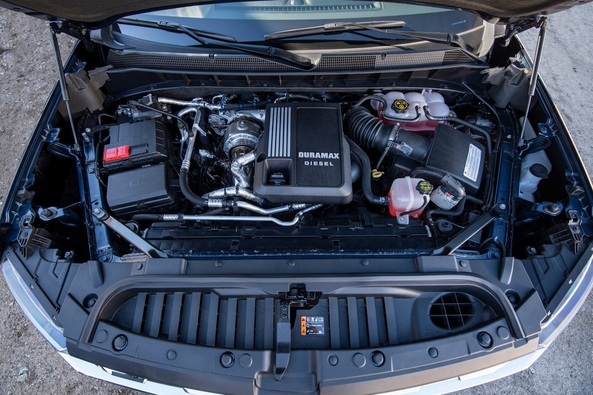 3-2020-Chevrolet-Silverado-1500-diesel-first-review-1