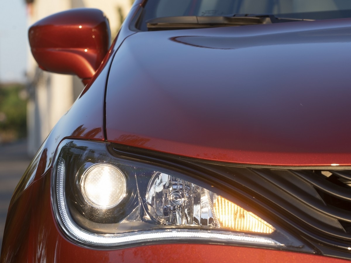 25-2018-chrysler-pacifica-hybrid-KBB