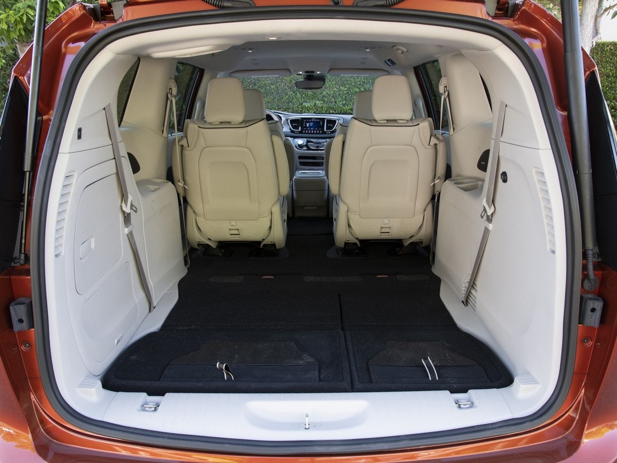 91-2018-chrysler-pacifica-hybrid-KBB