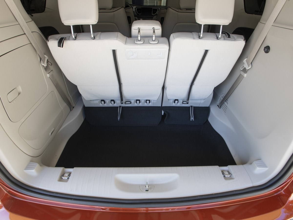 93-2018-chrysler-pacifica-hybrid-KBB