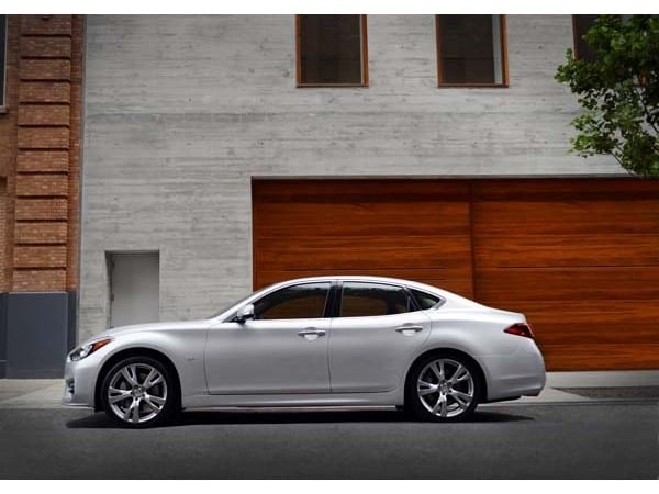 01 2015 Infiniti Q70