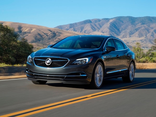 Buick LaCrosse: 323 days' supply