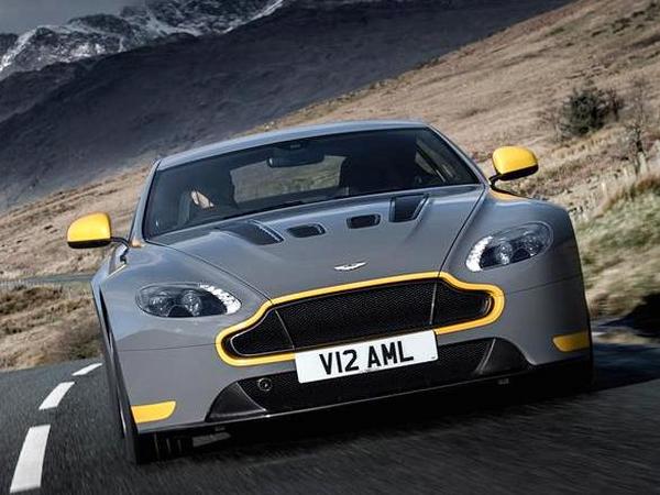 01 2017 Aston Martin V12 Vantage S