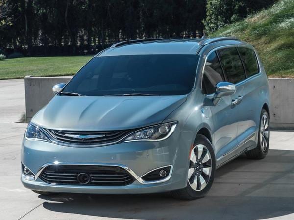 01 2017 Chrysler Pacifica Hybrid
