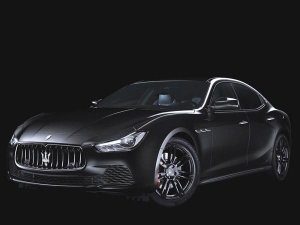 01 2017 Maserati Ghibli Nerissimo