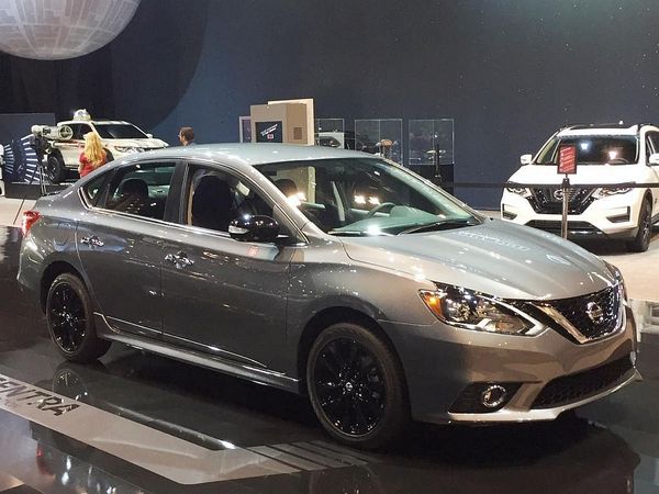 01 2017 Nissan Sentra Night Edition