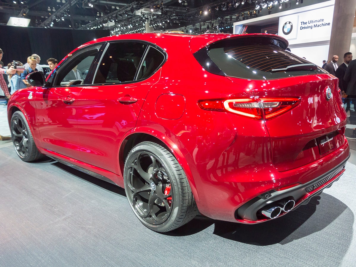 01 2018 Alfa Romeo Stelvio LA
