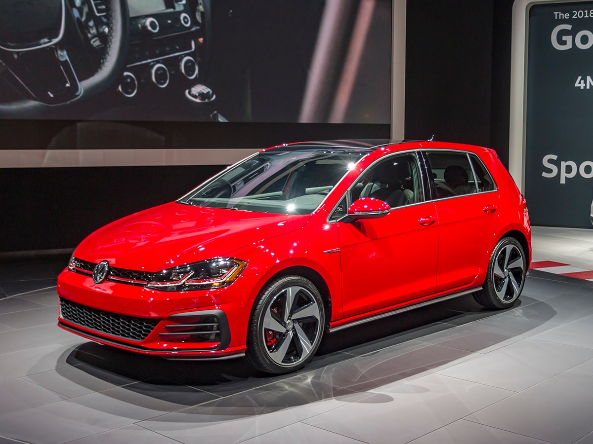 01 2018 Volkswagen Golf GTI NYIAS KBB