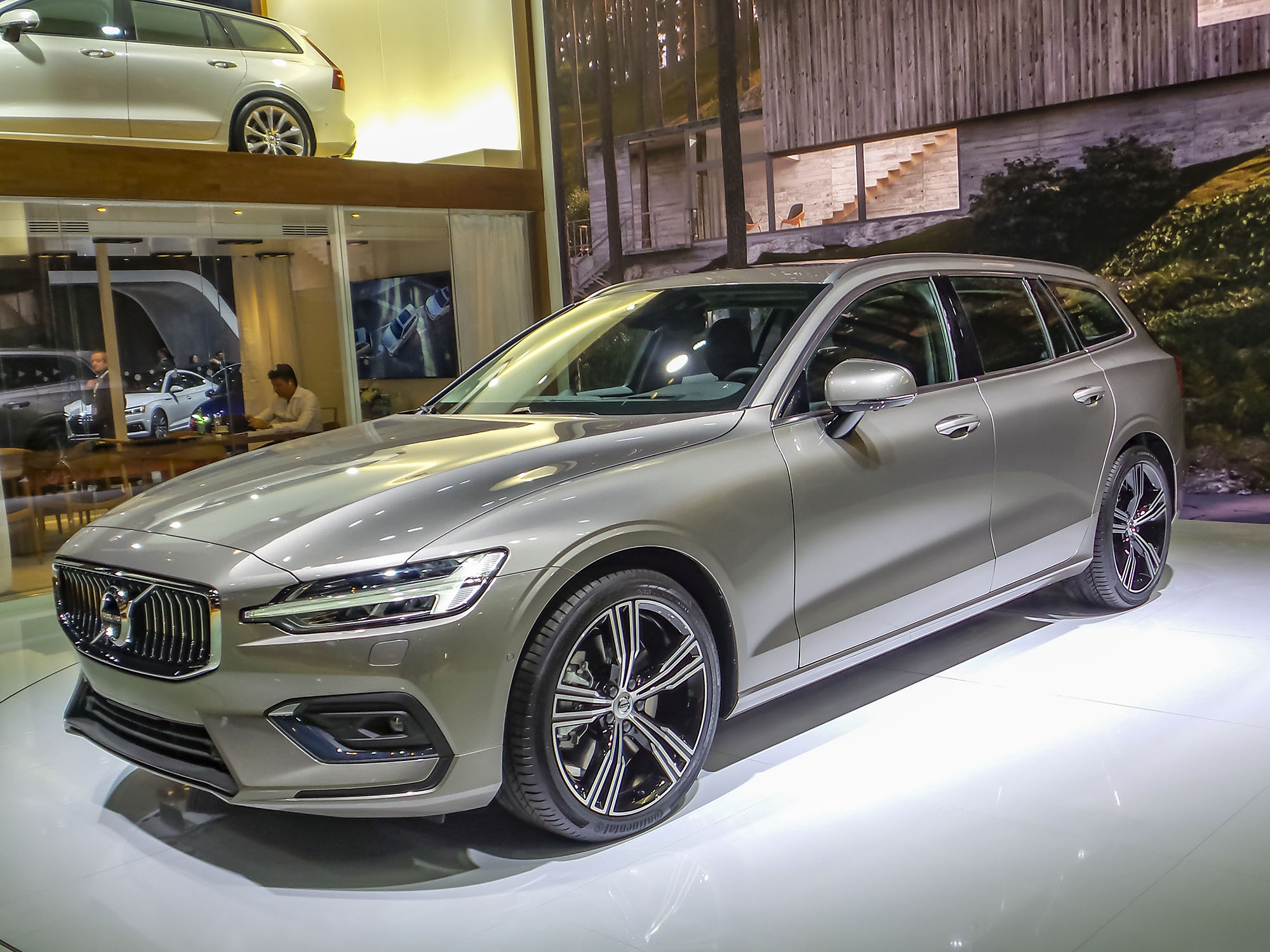 01 2019 Volvo V60 NYIAS KBB