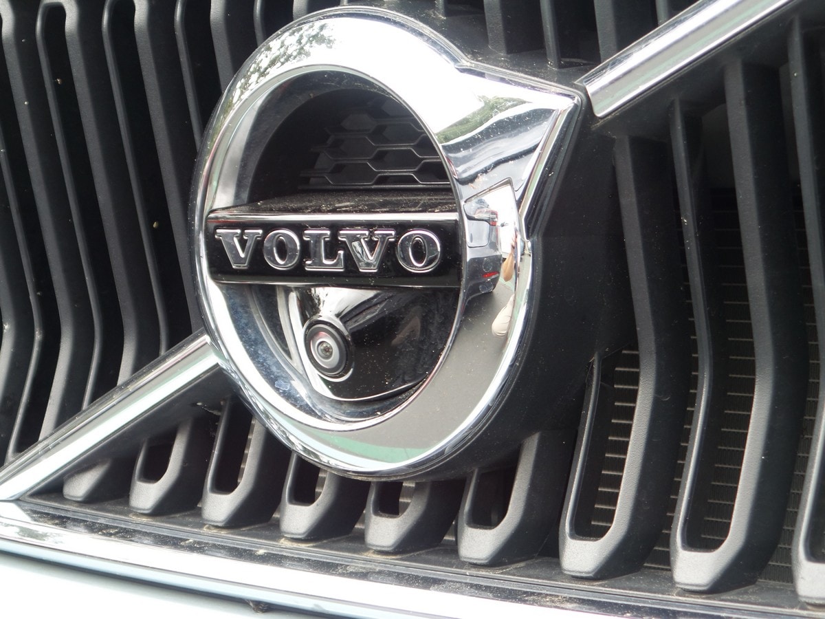 01 2019 Volvo XC Carwash
