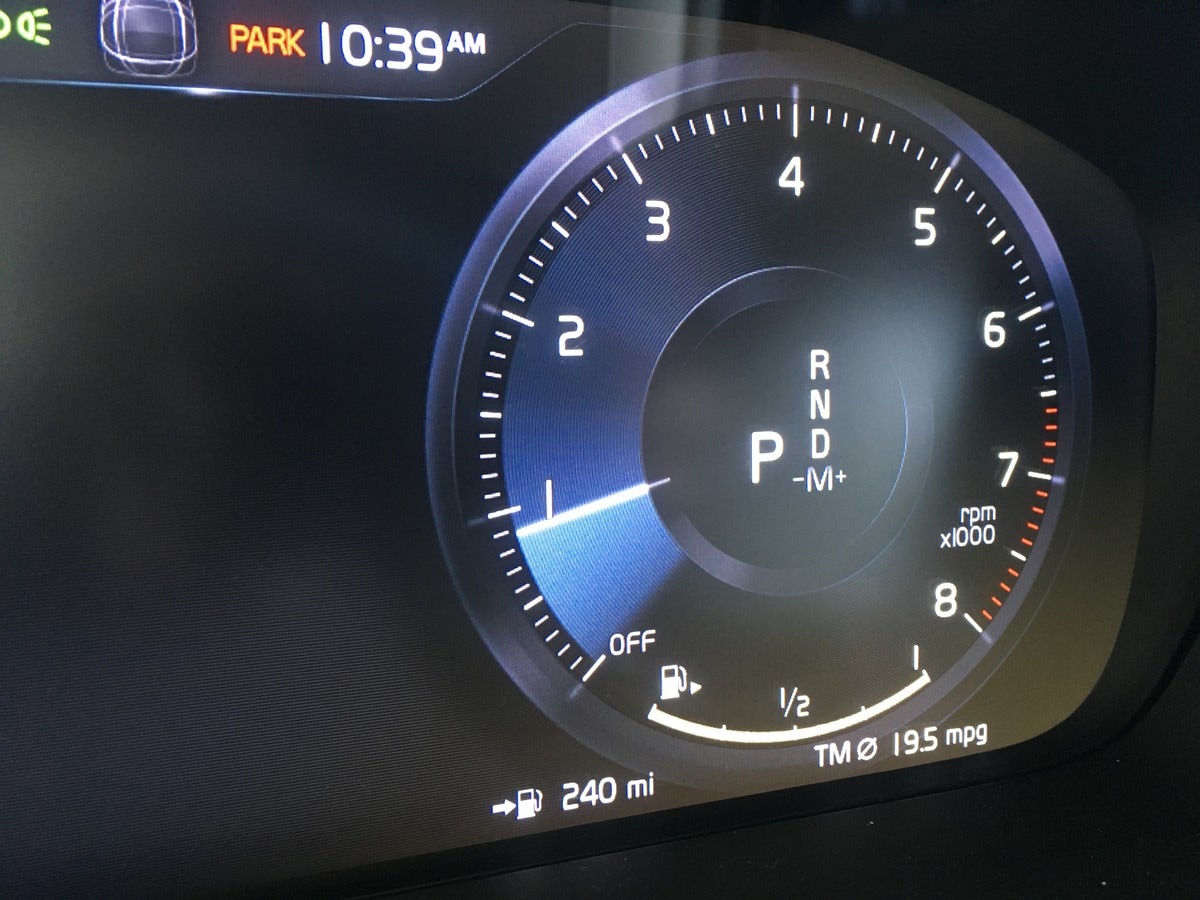 01 2019 Volvo XC40 Fuel