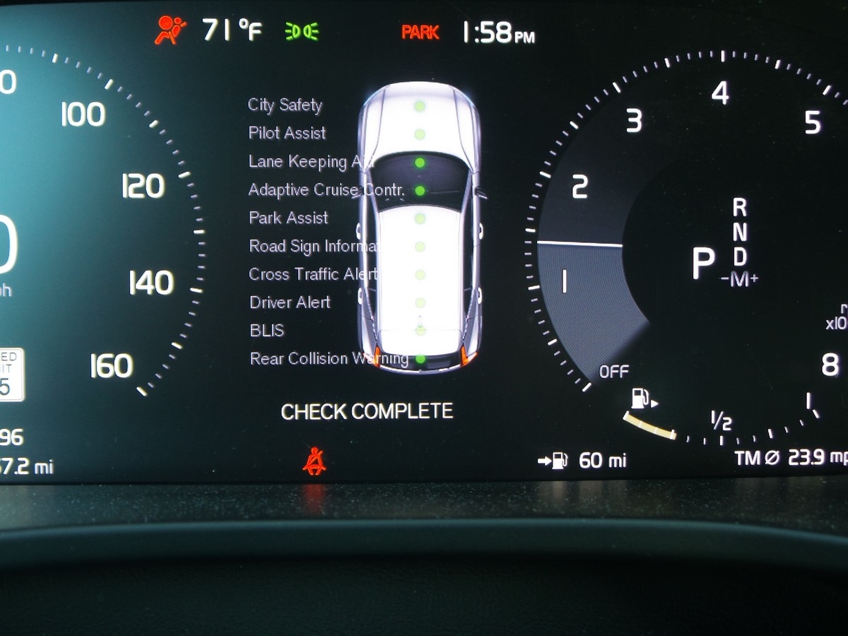 01 2019 Volvo XC40 Safety