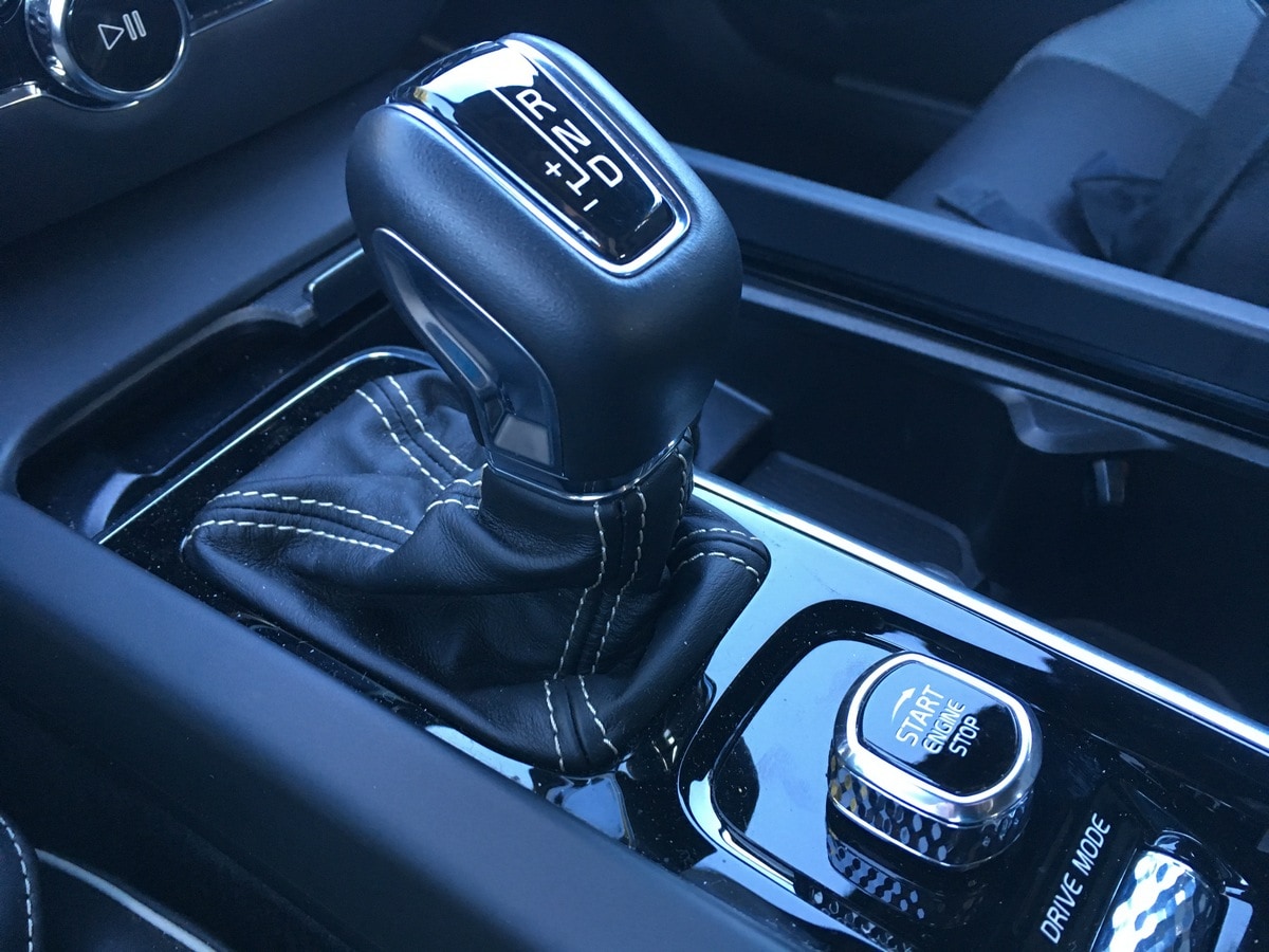 2019 Volvo S60 - shifter