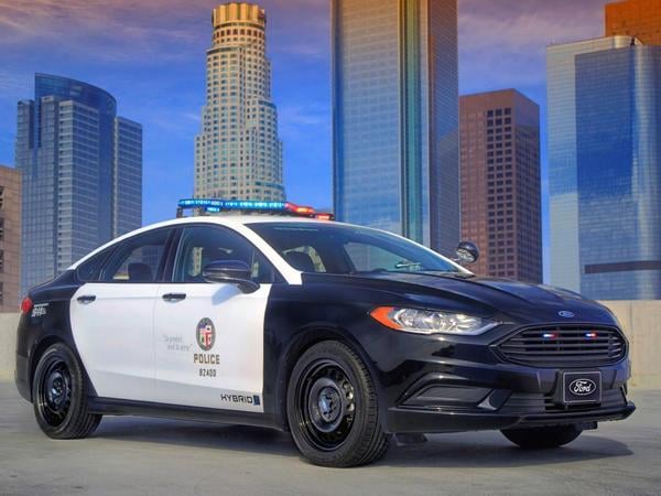 01 Ford Police Responder Hybrid Sedan