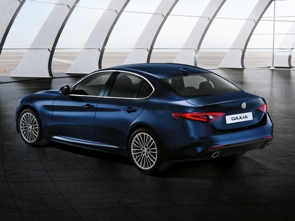 02 2017 Alfa Romeo Giulia