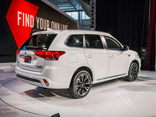 02 2017 Mitsubishi Outlander PHEV