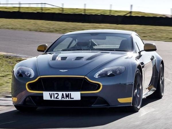 02 2017 Aston Martin V12 Vantage S