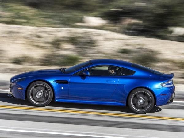 02 2017 Aston Martin V8 Vantage Gts