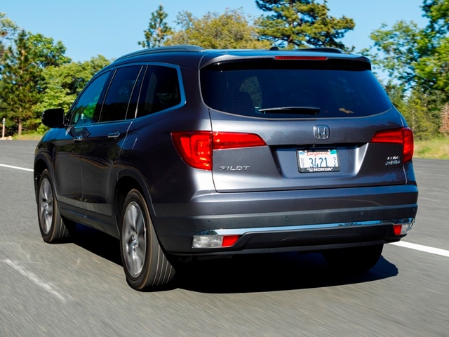 02 2017 Honda Pilot Comparo
