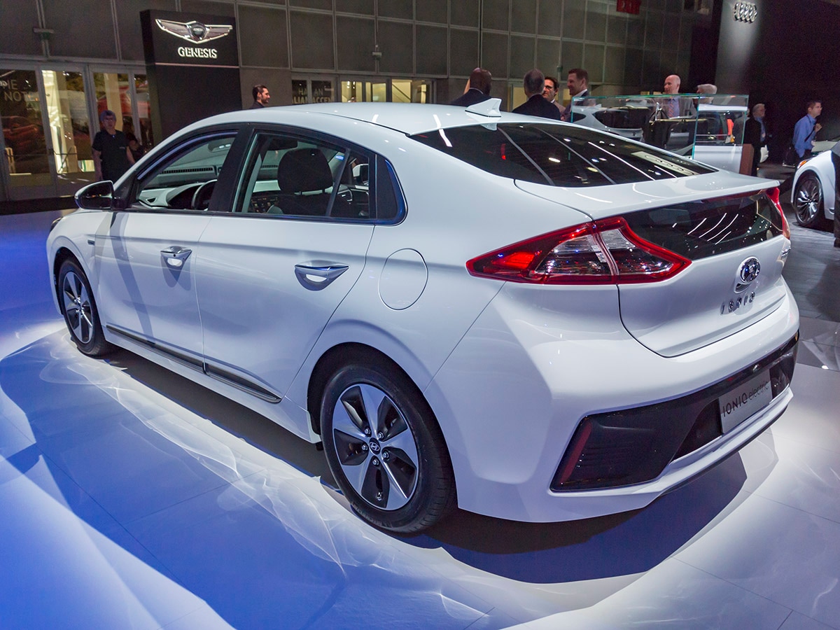 02 2017 Hyundai Ioniq LA