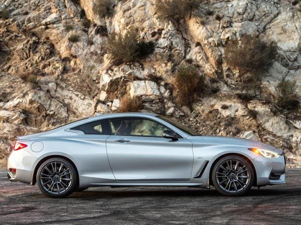 02 2017 Infiniti Q60 30t Sport