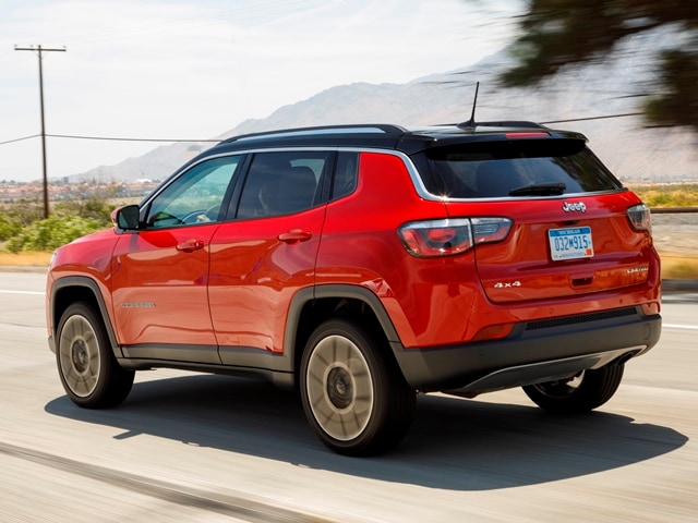 02 2017 Jeep Compass Comparo