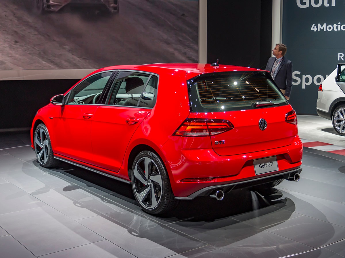 02 2018 Volkswagen Golf GTI NYIAS KBB