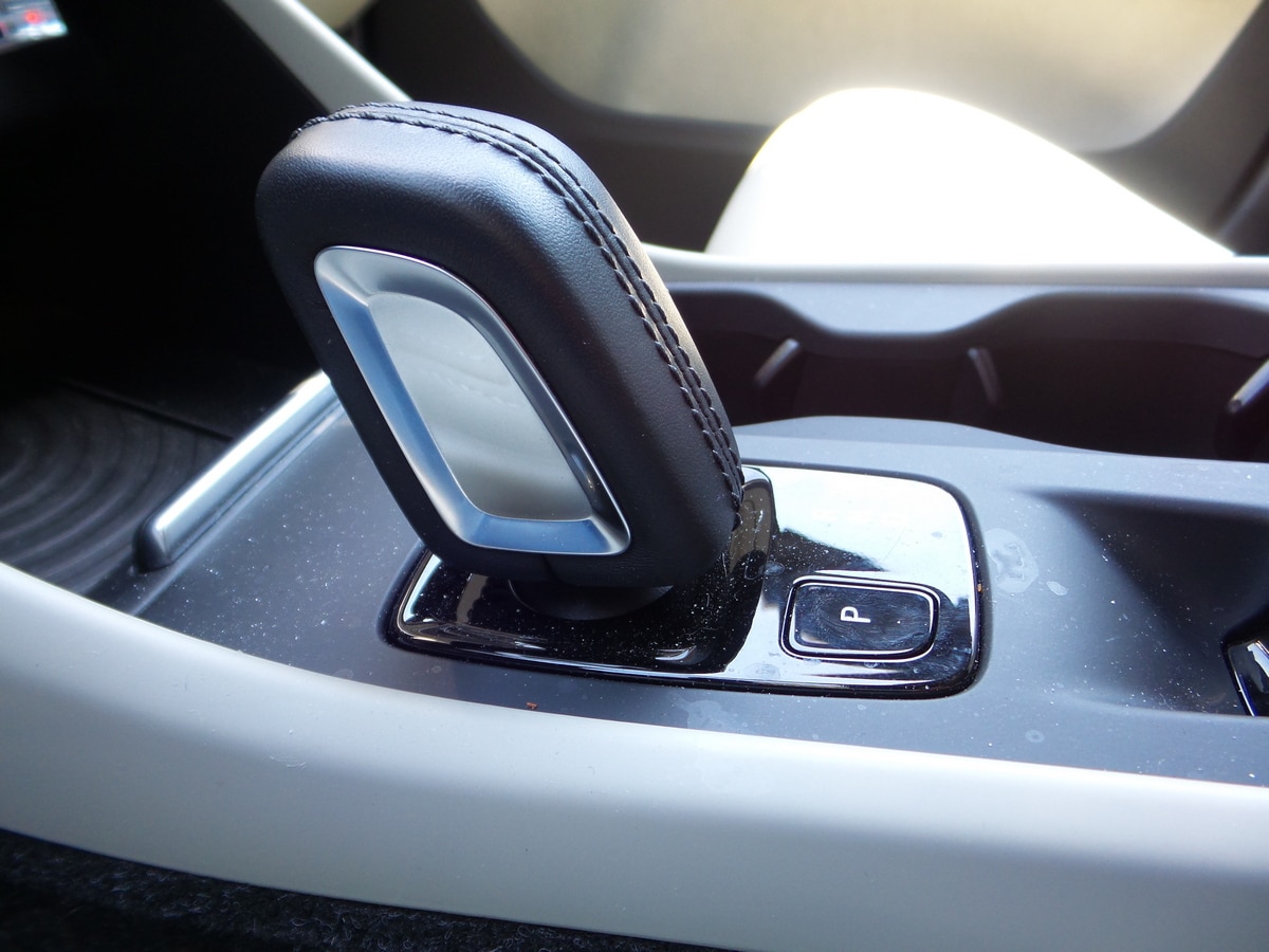 02 2019 Volvo Xc40 Gear Lever