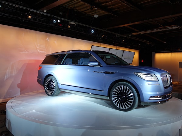 02 Lincoln Navigator Concept