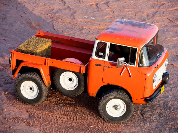 02 Jeep Fc 150