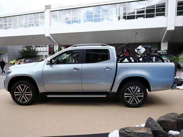 02 Mercedes Benz X Class NP