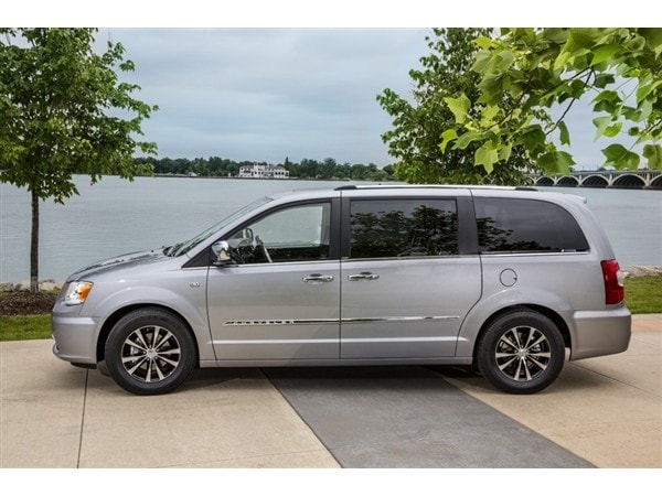 03 2015 Chrysler Town & Country